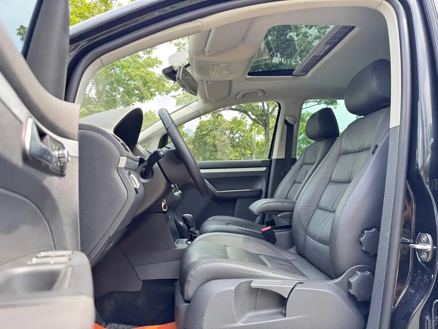 Volkswagen Touran 2013 1.4T DSG Brilliant Edition 5-seater фото 5