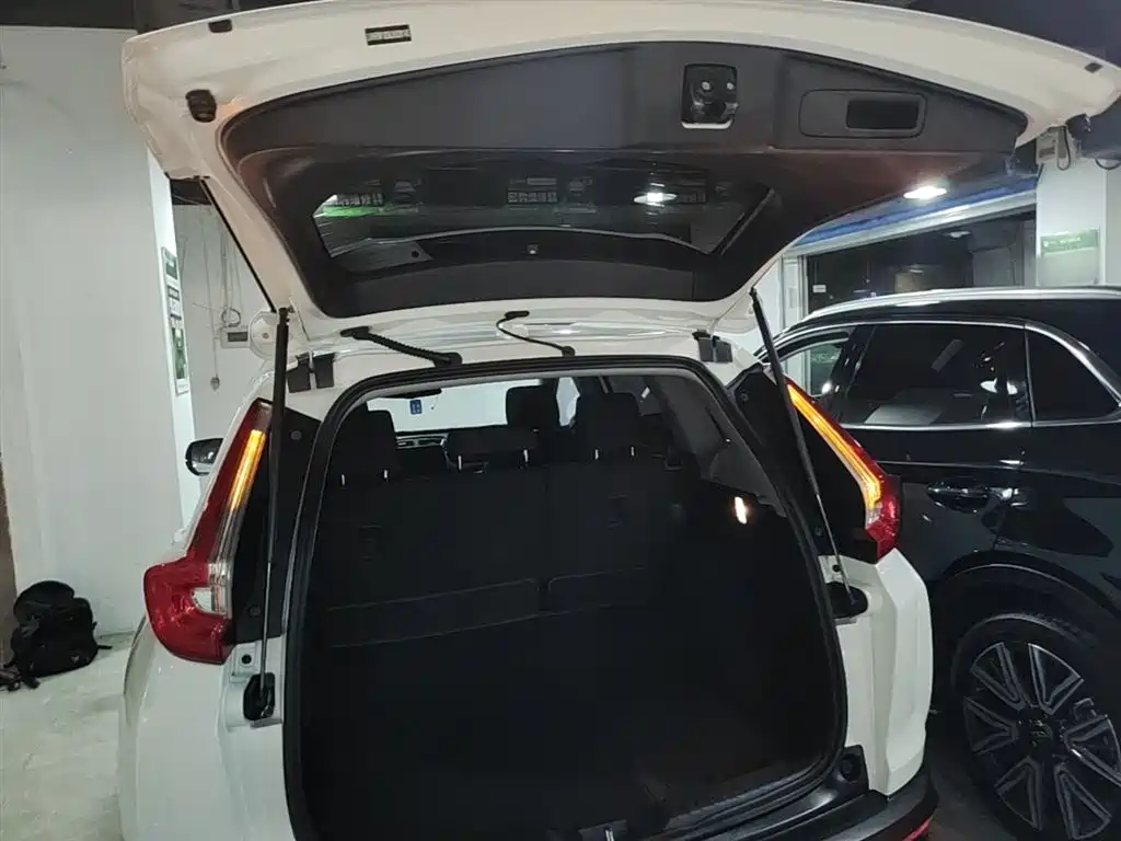 Фото 19 - Honda CR-V
