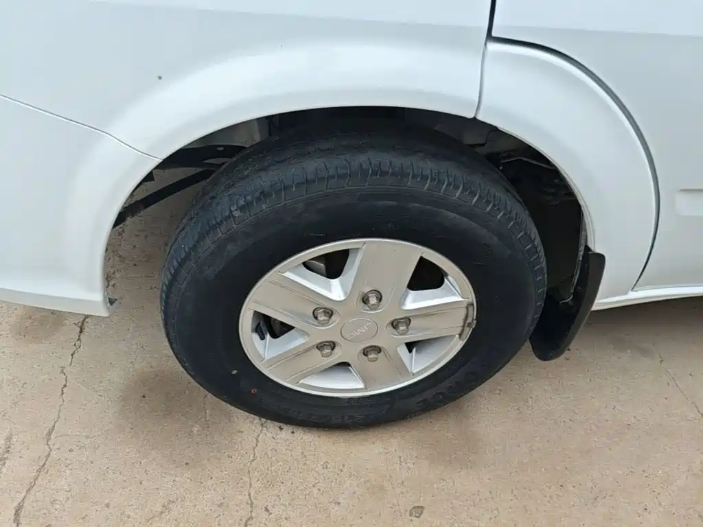 Jiangling JMC Fushun 2025 2023 2.0T Manual Medium Wheelbase Medium Roof Business Version 9-Seater (Non-Operational)