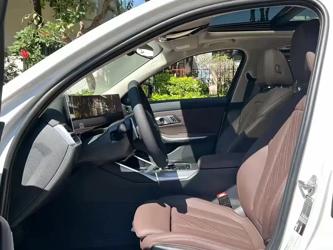 BMW 3 Series 2023 325Li M Sport Black Night Package фото 4