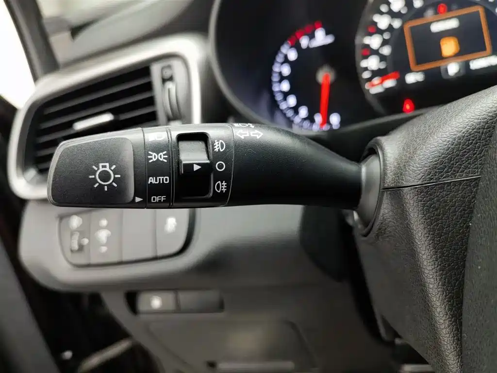 Kia Sorento 2015 Sorento L 2.4L Gasoline 4WD Elite 7-Seater China V фото 21