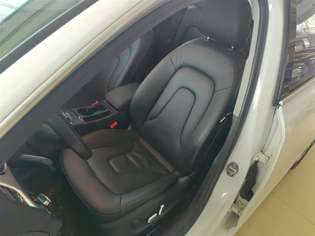 Audi A4L 2015 35 TFSI Auto Comfort фото 11