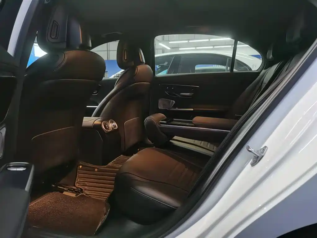 Mercedes-Benz C-Class New Energy 2023 C 350 eL фото 15