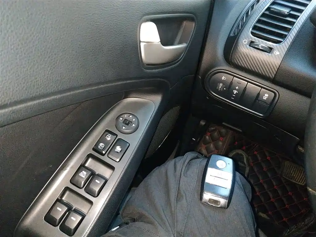 Kia K3 2016 1.6L Automatic GLS фото 9