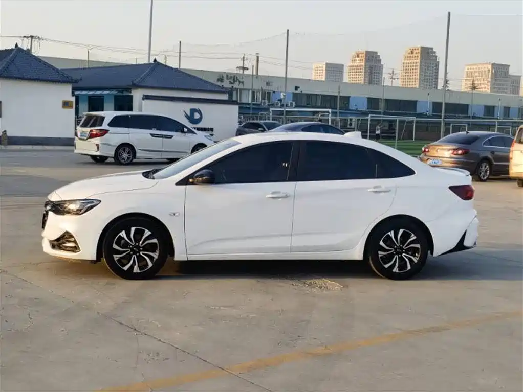 Chevrolet Monza 2019 RS 330T Auto Smooth Edition China VI фото 2