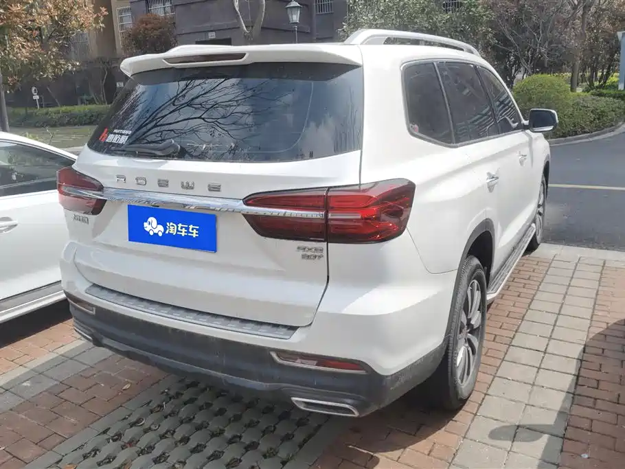 ROEWE RX8