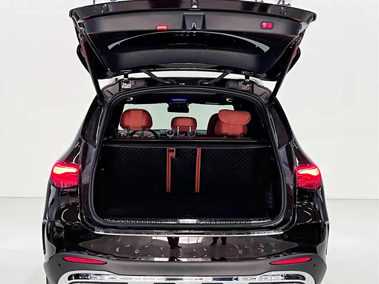 Mercedes-Benz GLC 2024 GLC 300 L 4MATIC Luxury 5-seater фото 7
