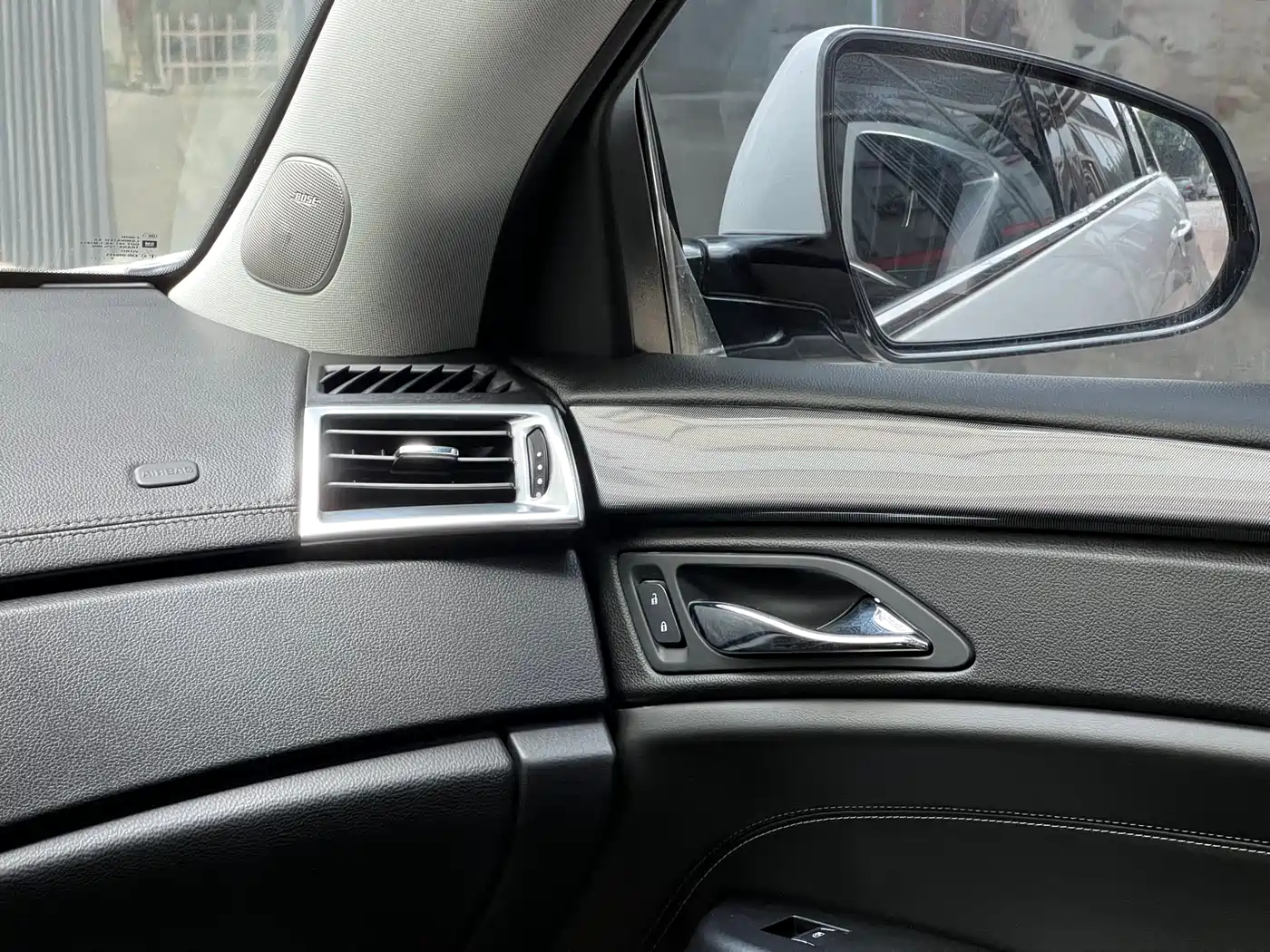 Cadillac SRX 2014 3.0L Comfort Model фото 8