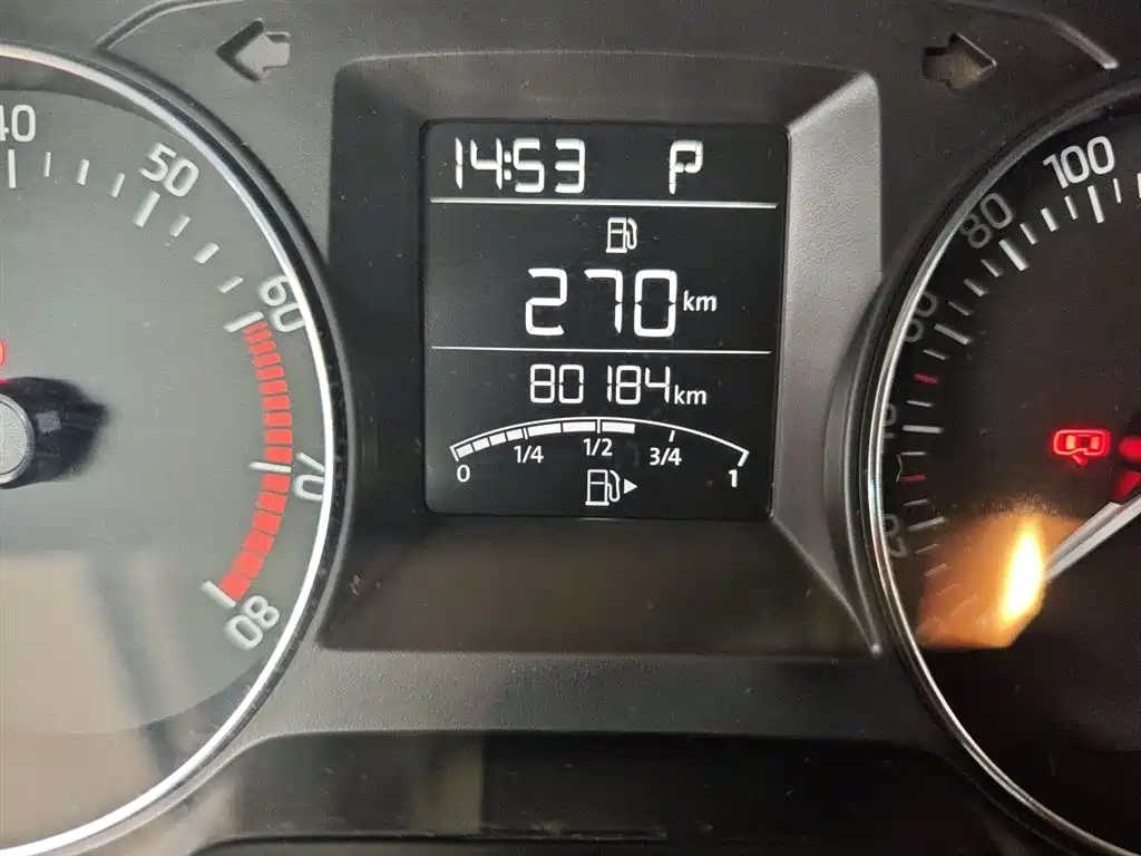 Škoda Fabia 2015 1.6L Automatic Sport фото 5