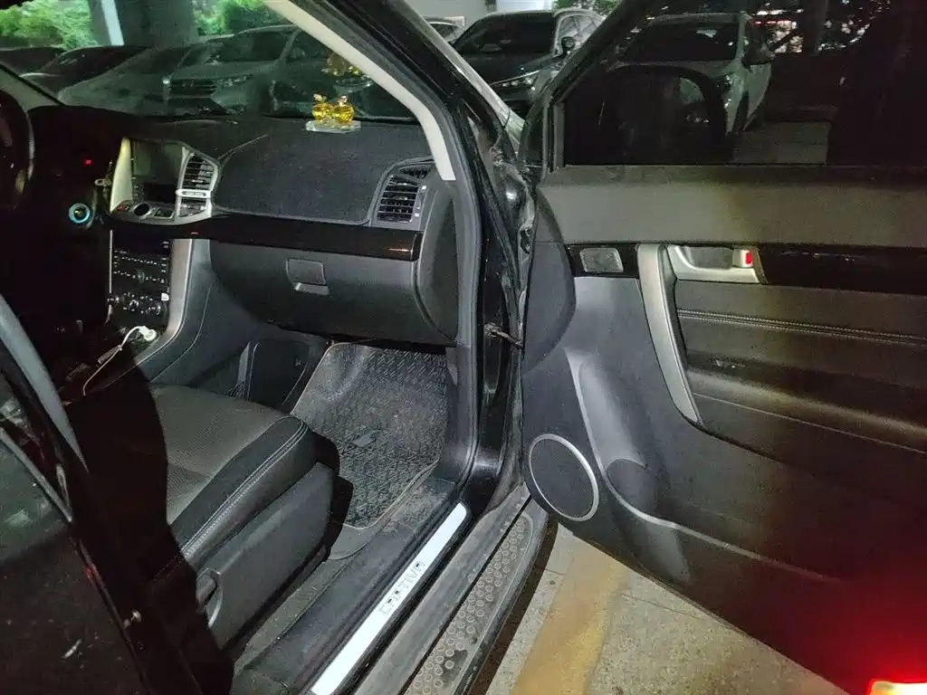 Chevrolet Captiva 2014 2.4L 4WD Flagship 7-seater фото 20