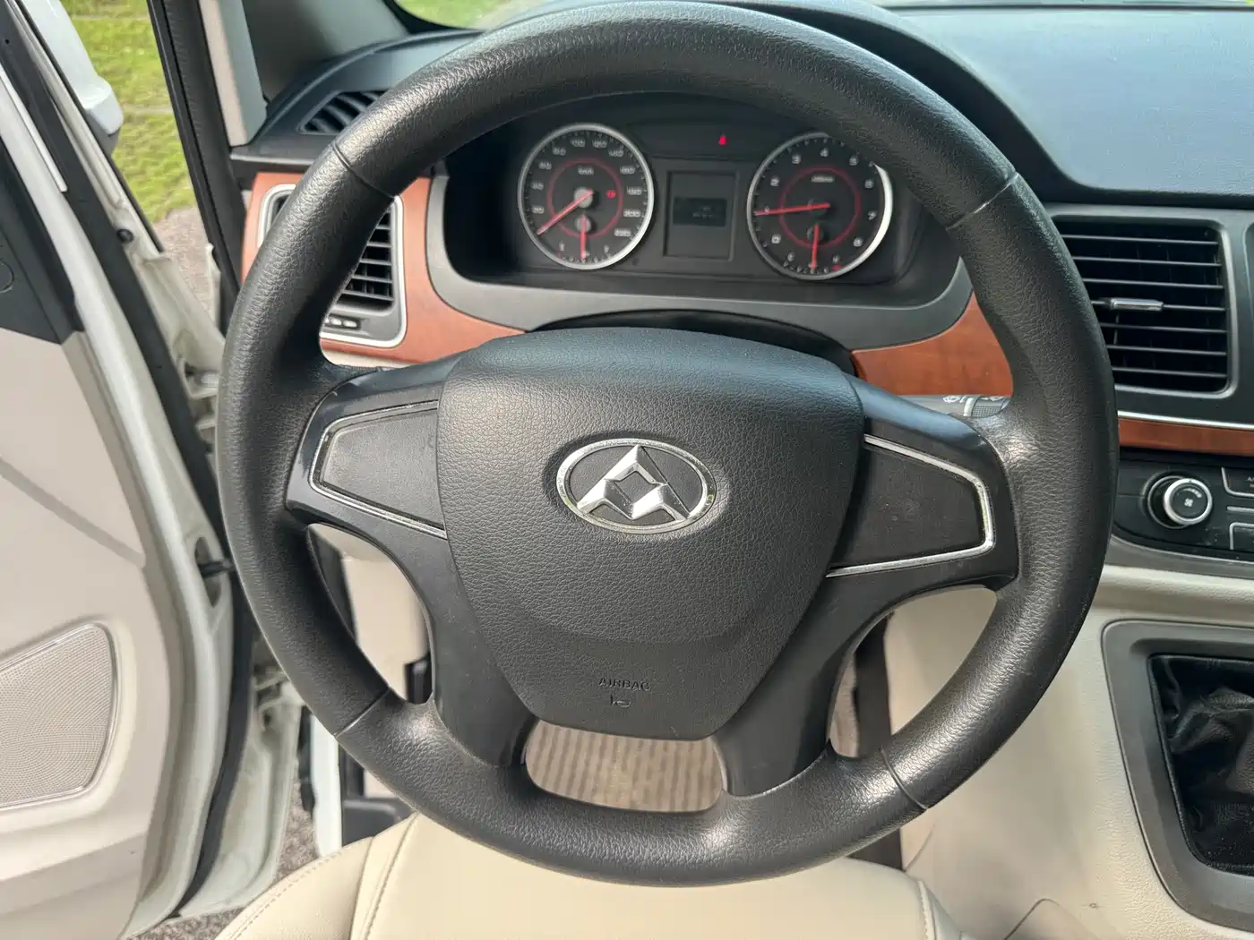 SAIC Maxus Maxus G10 2015 2014 Model Year 2.0T Manual Elite