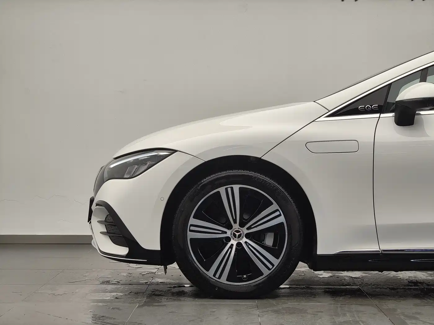Mercedes-Benz EQE 2025 Model 500 4MATIC Luxury Edition фото 20