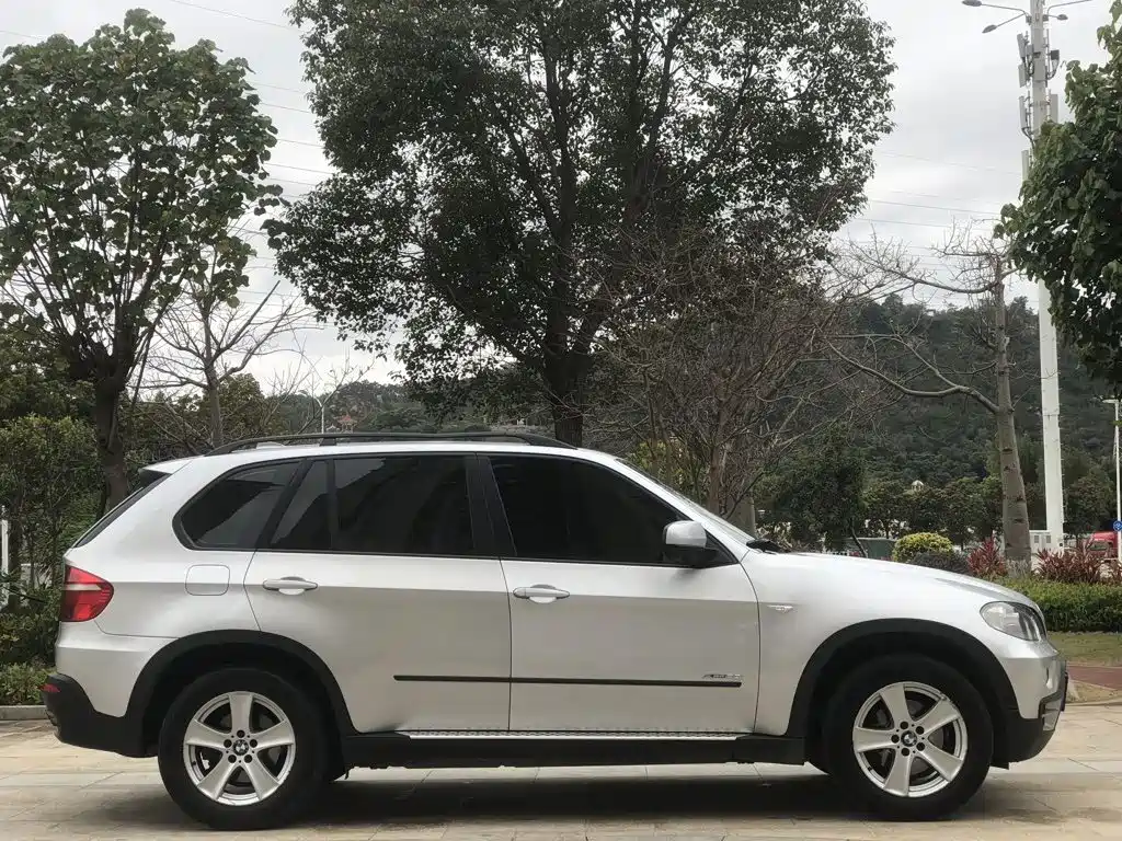 Photo 4 - BMW X5 (Import)