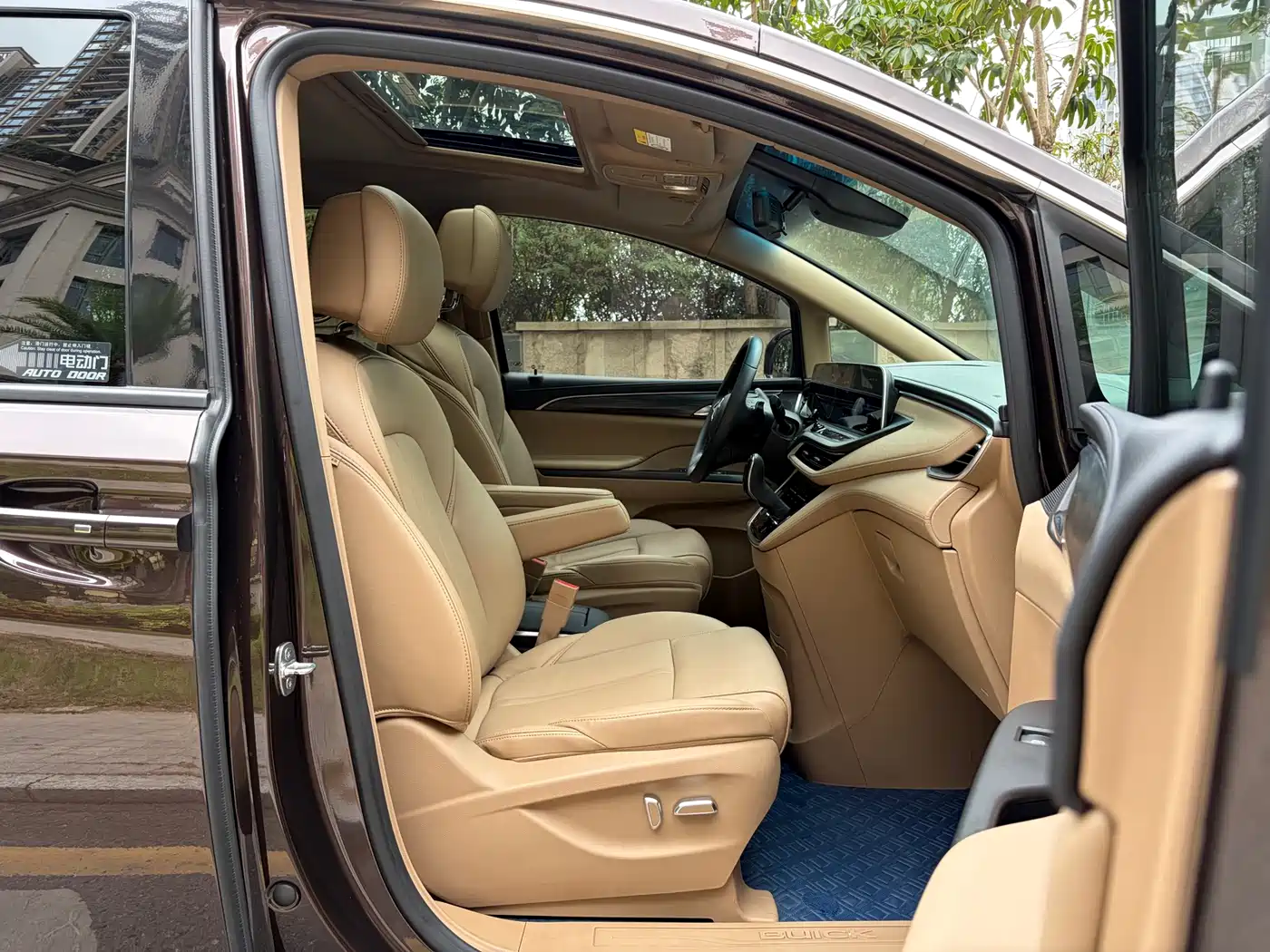 Buick GL8 2021 ES Landlord 653T Premium фото 12
