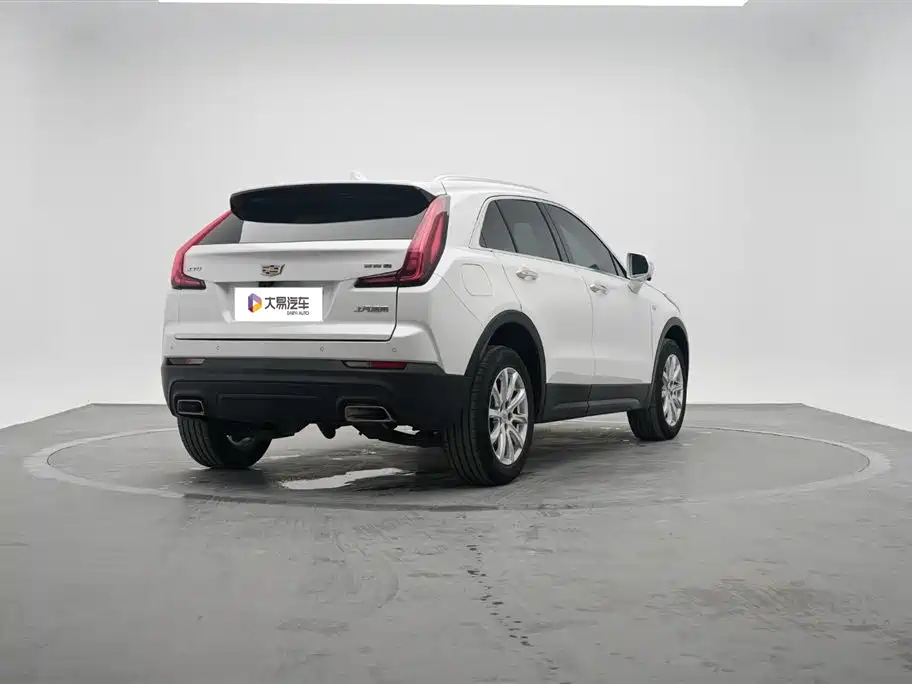 CADILLAC XT4