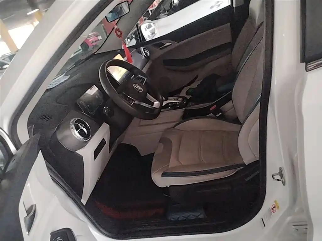 BYD Yuan Pro 2023 401KM Premium фото 11