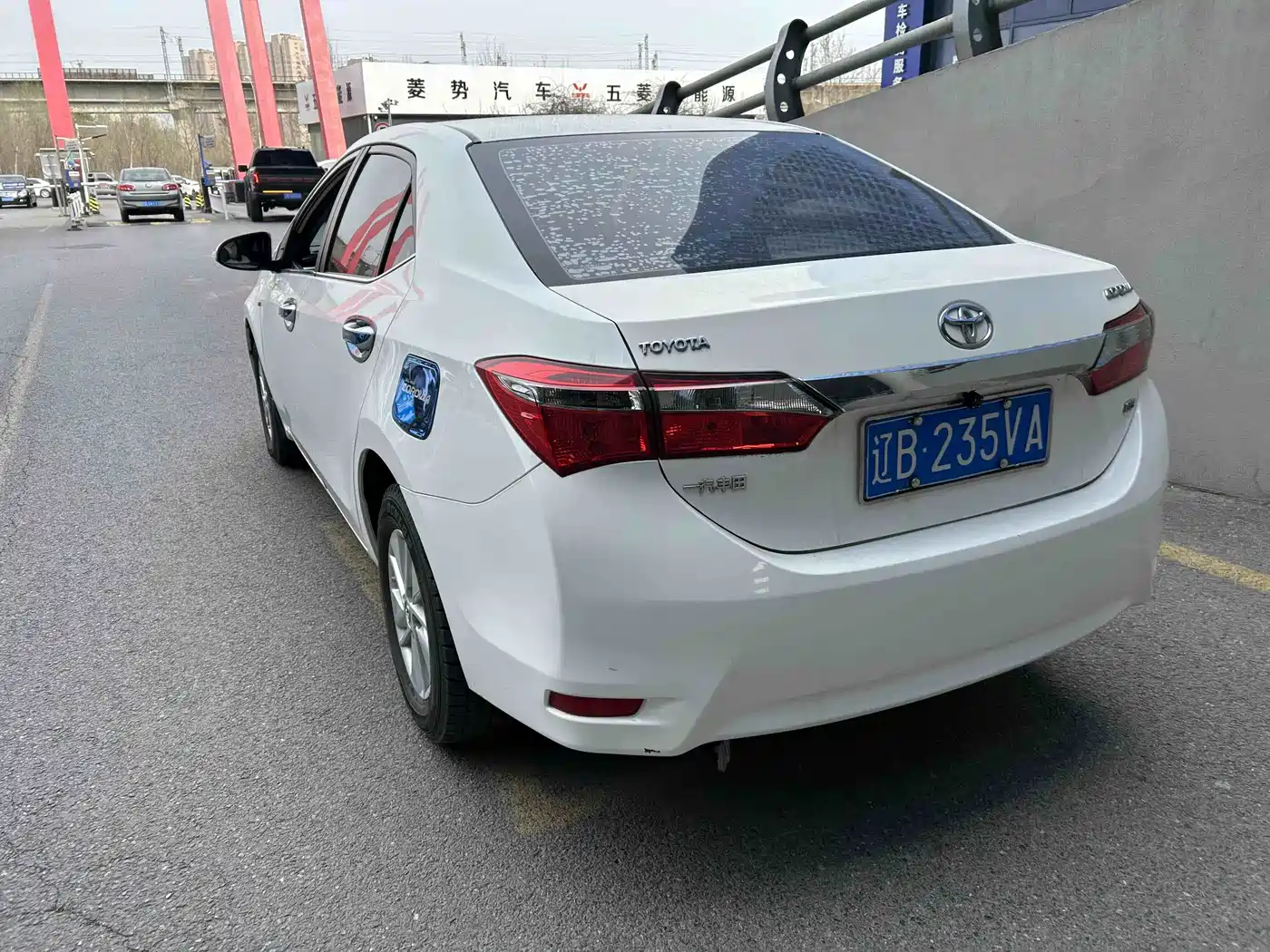 Toyota Corolla 2017 Facelift 1.6L S-CVT GL фото 2