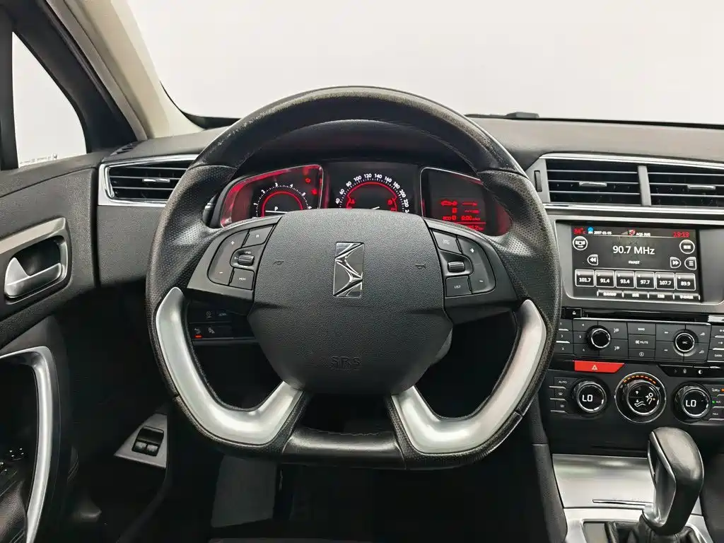 DS 6 2015 2014 1.6T Luxury Edition THP160