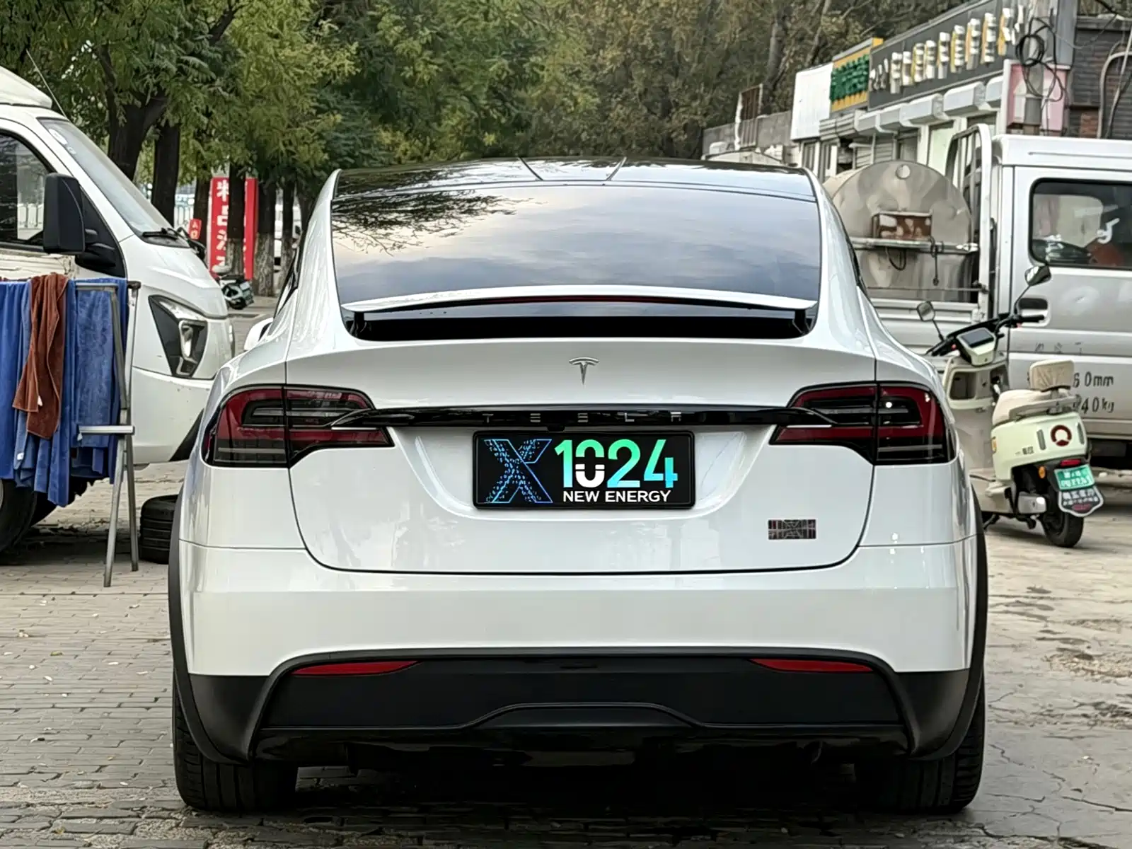 Photo 7 - Tesla Model X