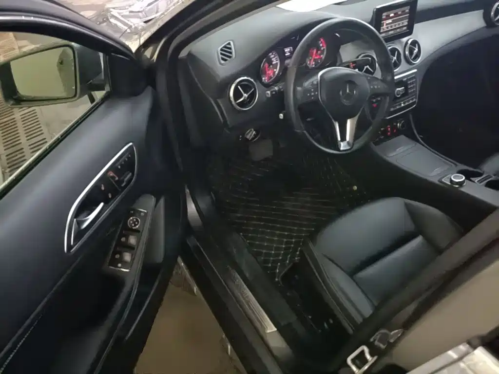Mercedes-Benz GLA 2015 2015 GLA 220 4MATIC Fashion Edition