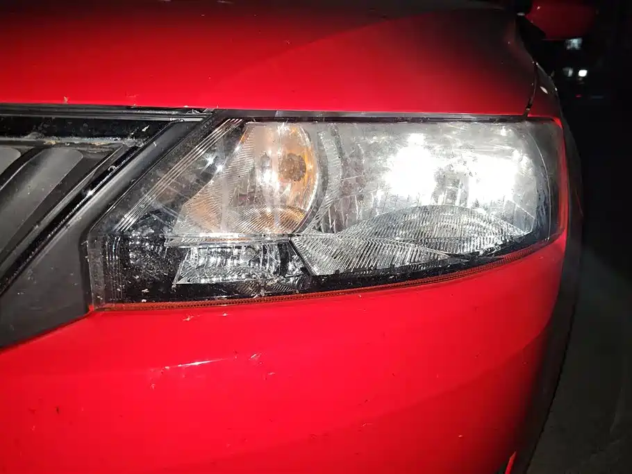 Škoda Skoda Rapid Spaceback 2014 1.6L Automatic Joy Edition фото 5