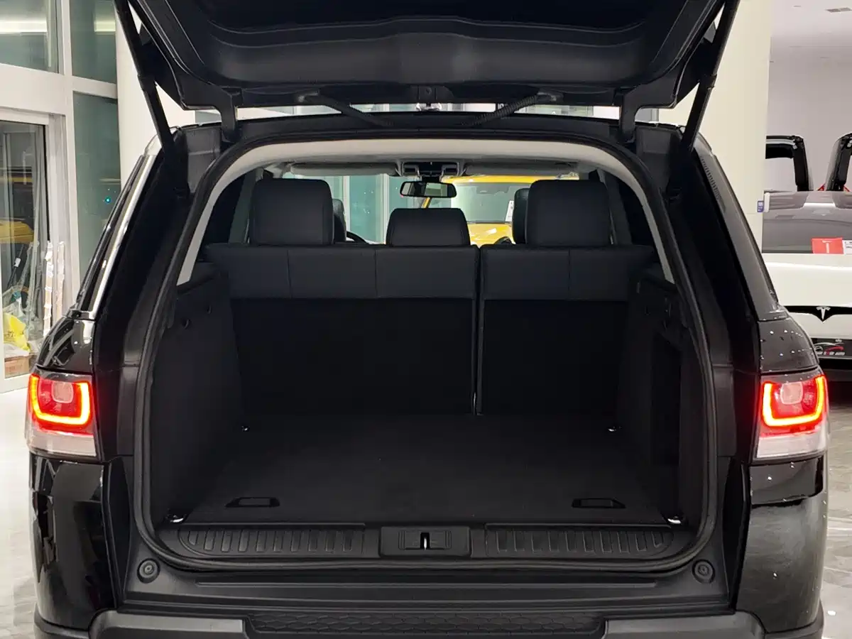 Land Rover Range Rover Sport фото 9