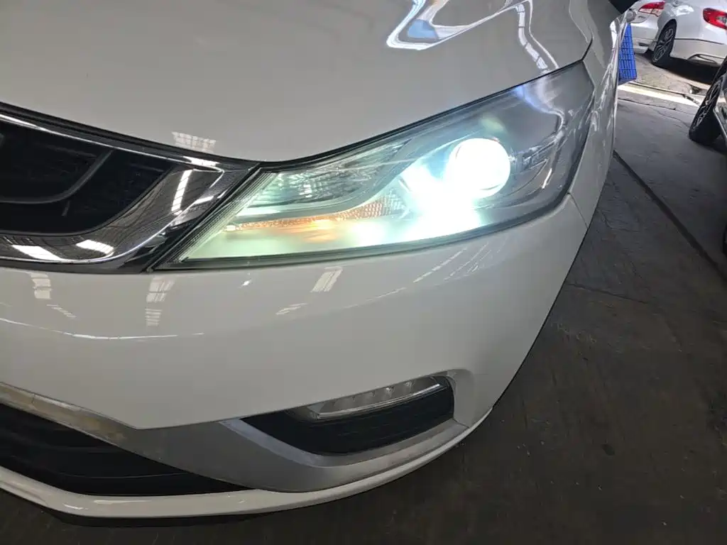 Geely Emgrand GS 2016 2016 Elegance Edition 1.3T Automatic Premium