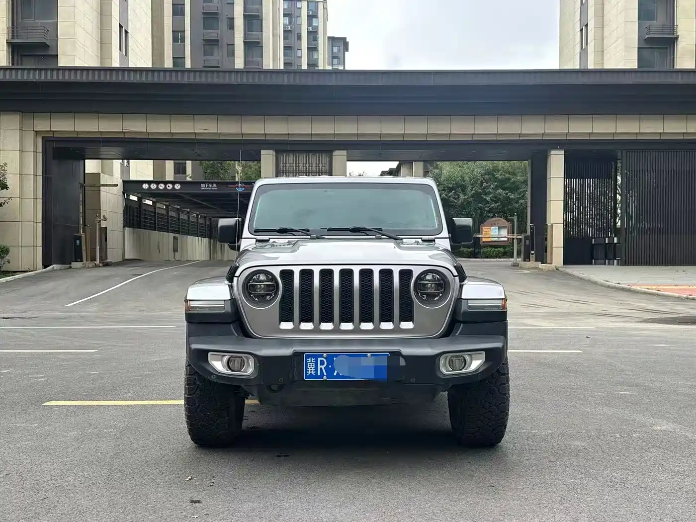 Фото 1 - Jeep Wrangler