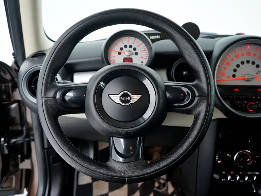 MINI CLUBMAN 2012 2011 1.6L ONE