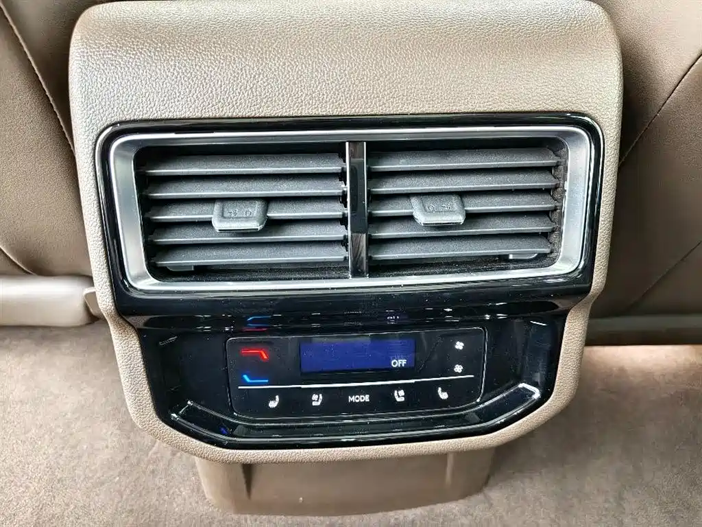 Volkswagen Viloran 2024 380TSI Executive Edition фото 8
