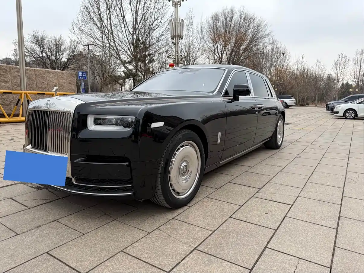 ROLLS-ROYCE PHANTOM
