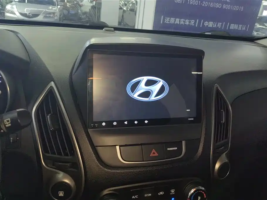 Hyundai Beijing Hyundai ix35 2015 2.0L Automatic 2WD Comfort China IV фото 13