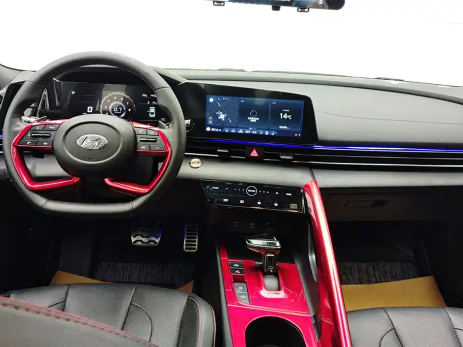 Hyundai Elantra 2022 240TGDi DCT LUX Premium Edition фото 12