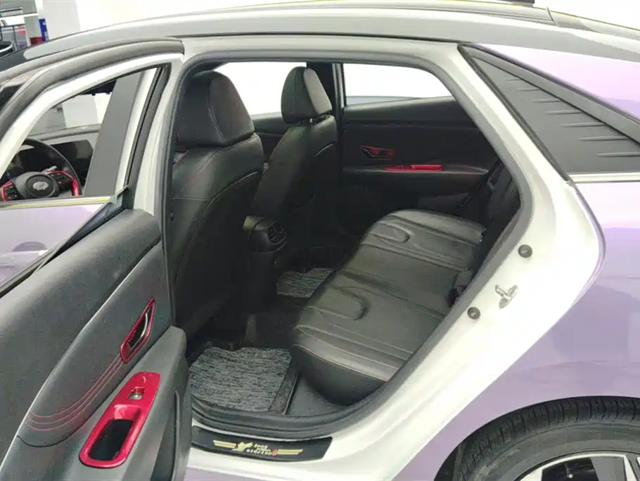 Hyundai Elantra 2022 240TGDi DCT LUX Premium Edition фото 11