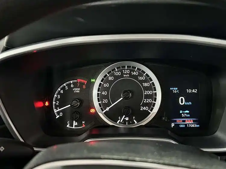 Toyota Frontlander 2022 2.0L CVT Luxury PLUS Edition фото 15