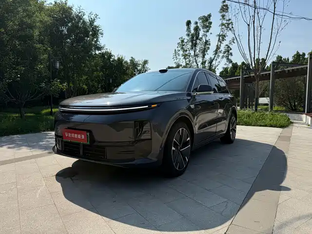 Li Auto L6 2025