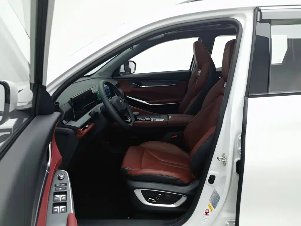 Фото 10 - Changan CS75 PLUS