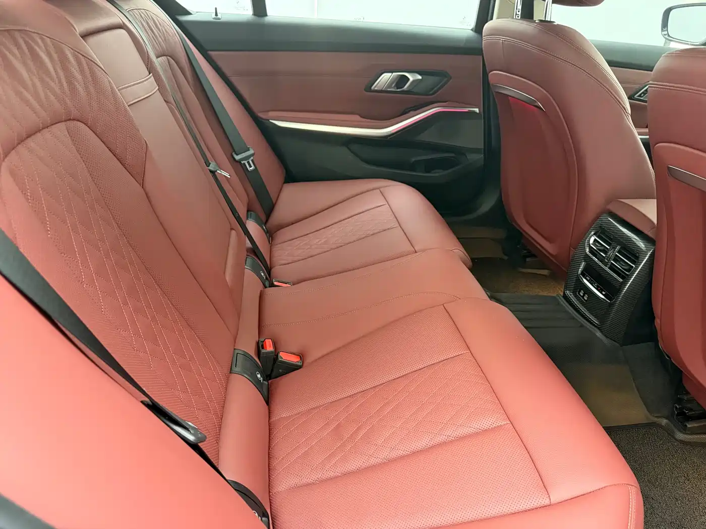 BMW 3 Series 2024 325Li M Sport Package фото 9