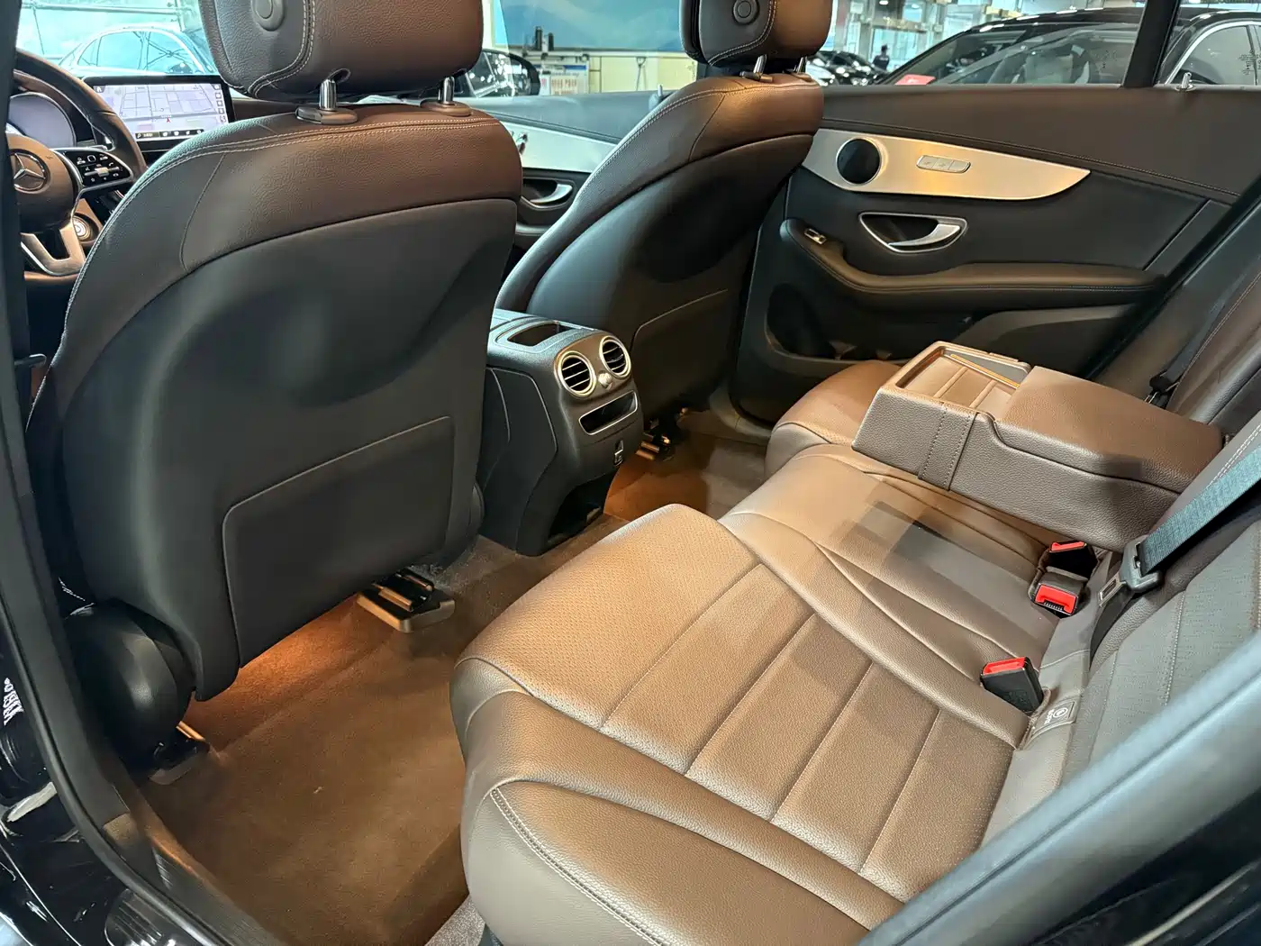 Mercedes-Benz GLC 2022 Model GLC 260 L 4MATIC Dynamic Edition фото 7