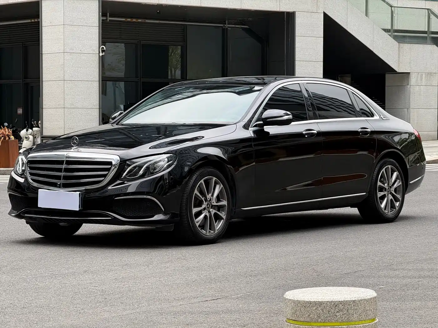 Mercedes-Benz E-Class 2018 E 300 L Luxury