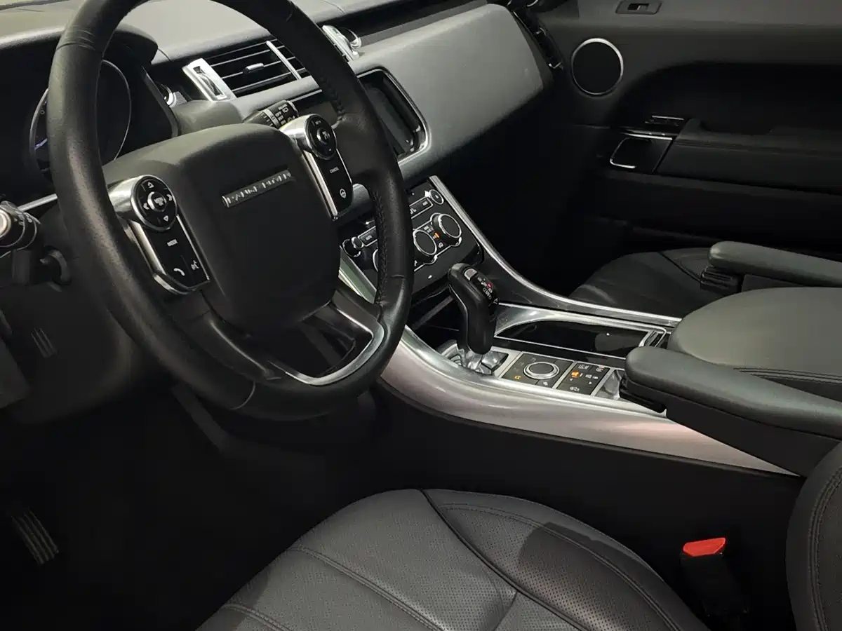 Land Rover Range Rover Sport фото 5