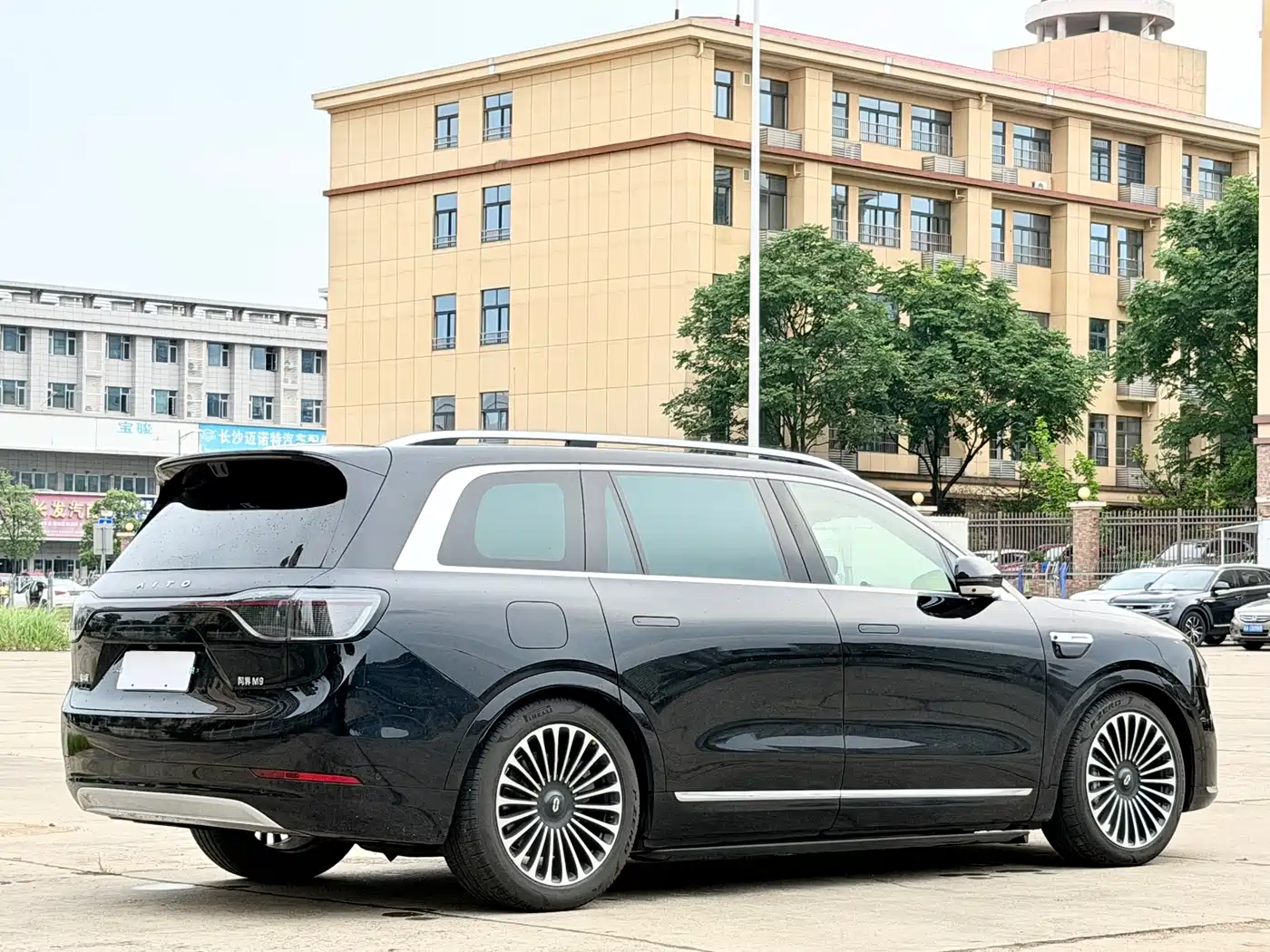 AITO Wenjie AITO M9 2025 Extended Range Ultra 52kWh 6-Seater фото 24