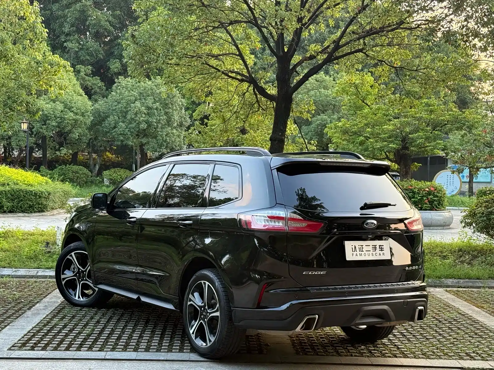 Фото 20 - Ford Edge