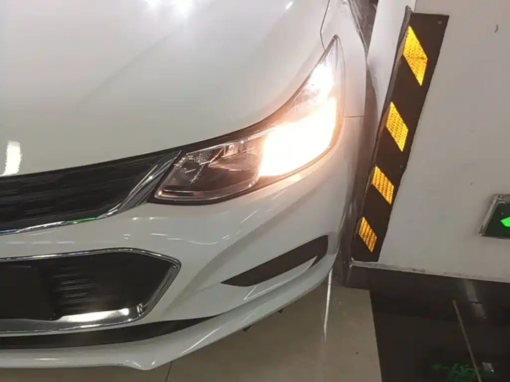 Chevrolet Cruze 2017 2018 320 Automatic Pioneer Sunroof Edition
