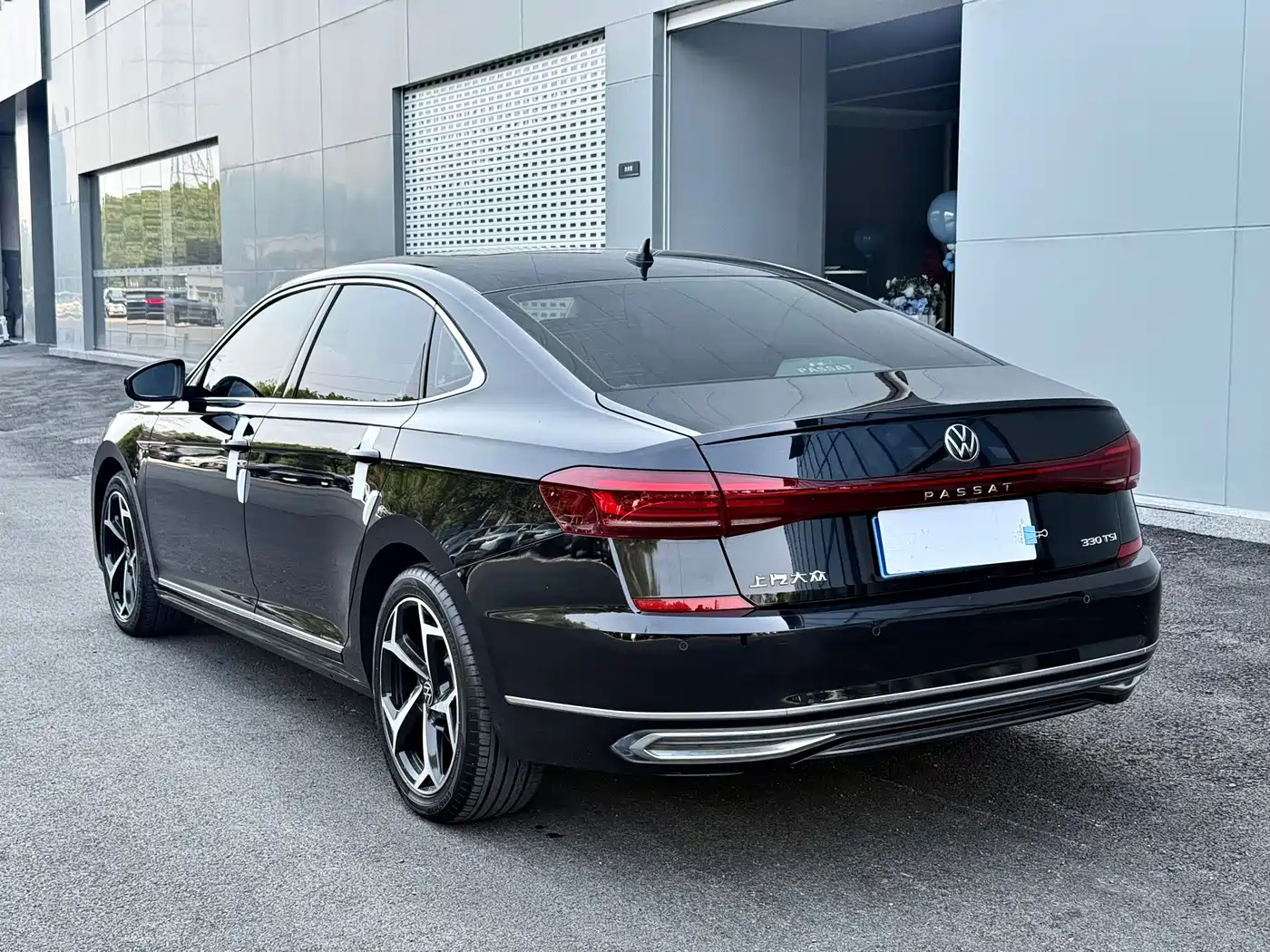 Volkswagen Passat 2024 330TSI Starlight Elite Edition фото 12