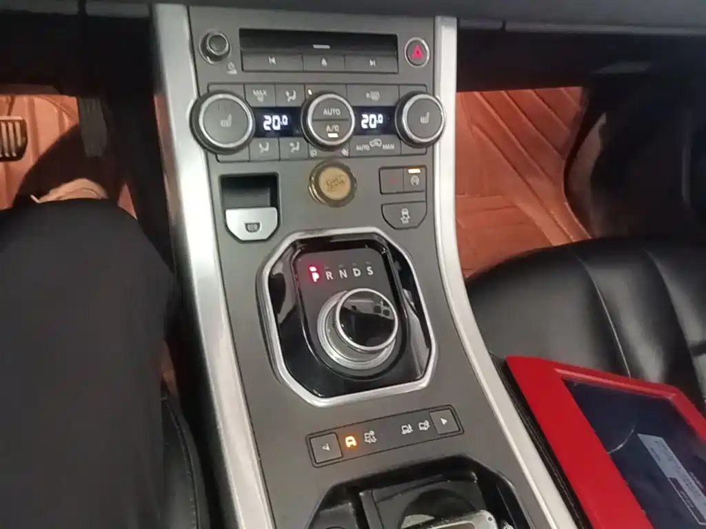 Land Rover Range Rover Evoque 2015 2.0T 5-Door Fashion Edition фото 14