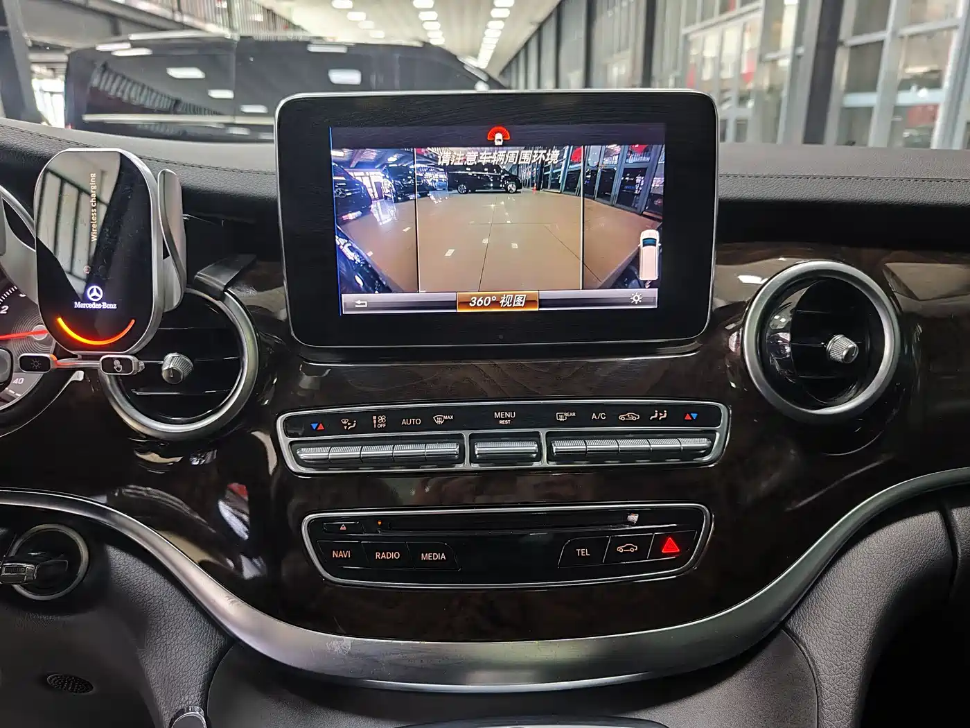 Mercedes-Benz V-Class 2018 V 260 Premium Edition China V фото 16