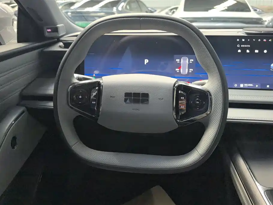 Geely Galaxy Galaxy E8 2025 575km Voyage Smart Drive Edition фото 15