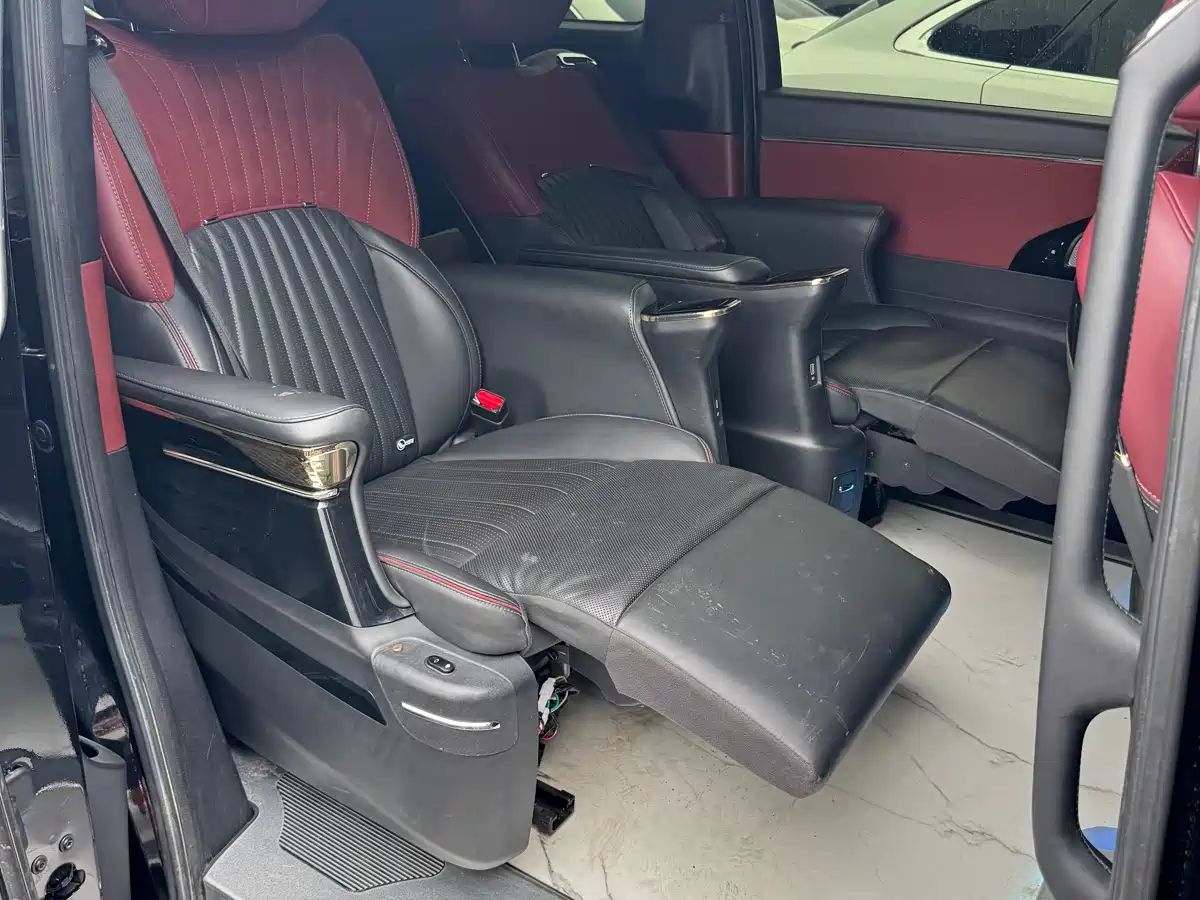 GAC Trumpchi Trumpchi M8 2023 Model Master Series 400T Ultimate Edition фото 25