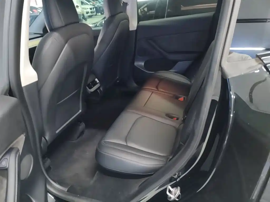 Фото 17 - Tesla Model Y